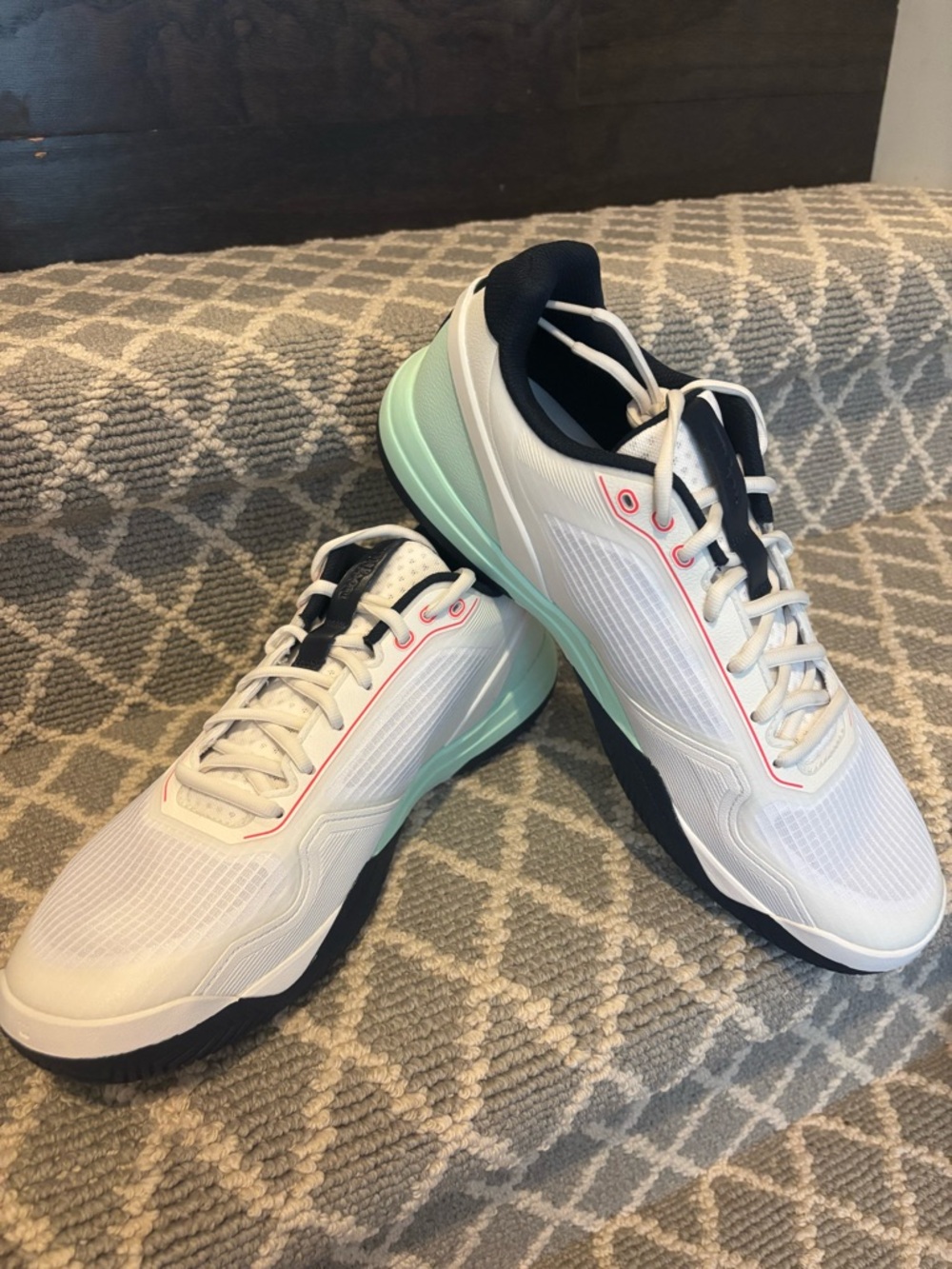 NWOT Wilson Men's Rush Pro 5 Tennis Shoes in White, Mint & Navy - Picture 3 of 7